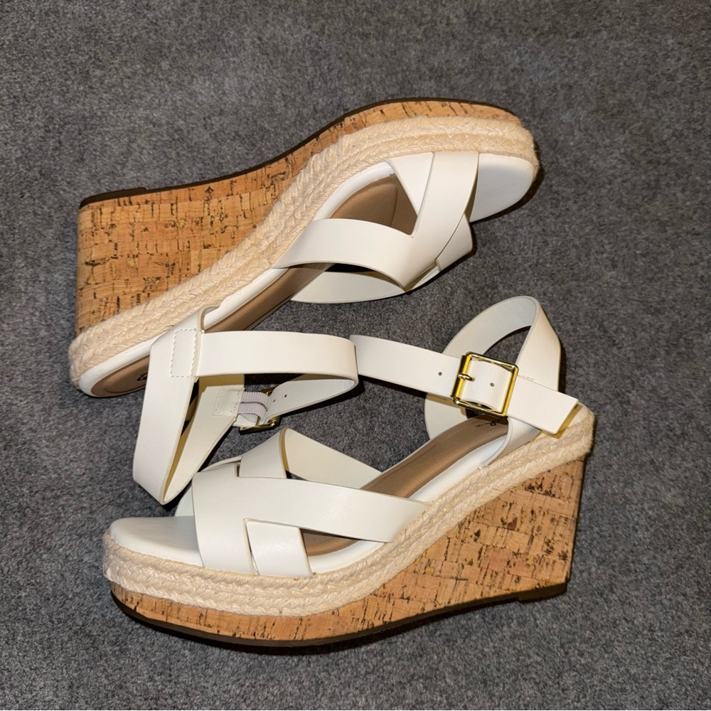 NWOT Elegant White Wedge Sandals